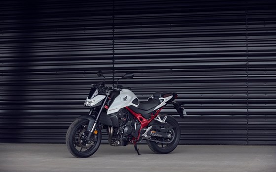 Honda Semmler - HONDA CB750 HORNET Modelljahrgang 2025 - Bild 24