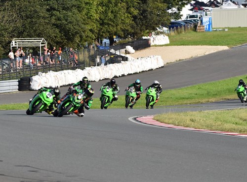 Kawasaki Ninja ZX-4RR Cup 2025: Zweite Auflage des Nachwuchsförderprogrammes von Kawasaki Deutschland