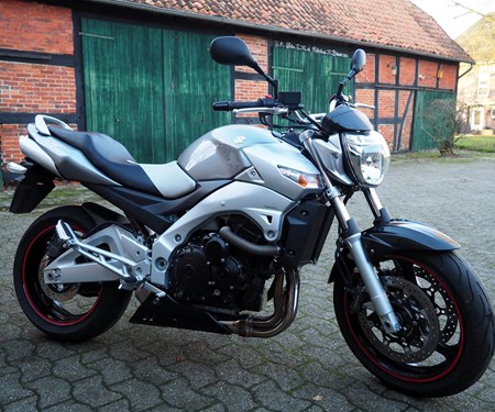 Suzuki GSR 600- 1.Hand! Top!
