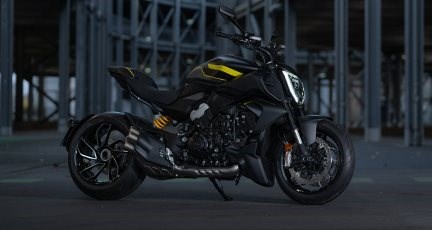 Dare to be Bold: Neue "Black Roadster Livery" für die Diavel V4 Modelljahr 2025