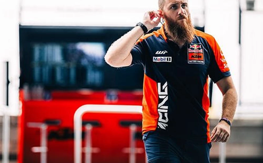 GOLDENE HÄNDE: VOM UMGANG MIT SCHMERZEN UND VERLETZUNGEN IN DER MOTOGP™ Bild 1: GOLDENE HÄNDE: VOM UMGANG MIT SCHMERZEN UND VERLETZUNGEN IN DER MOTOGP™