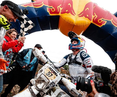Billy Bolt dominates Hixpania Hard Enduro to win FIM HEWC final round