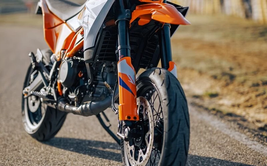 ...Zuwachs im Supermoto-Segment.... Bild 3: ...Zuwachs im Supermoto-Segment....