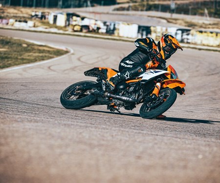 STOP GROWING UP!  Supermoto für alle
