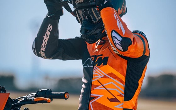 STOP GROWING UP!  Supermoto für alle - Bild 9 STOP GROWING UP!  Supermoto für alle - Bild 9