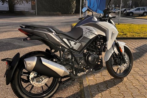 Auto Center Brenner GmbH-News: SYM 125 NH-X Naked Bike zum Geburtstags Aktionspreis