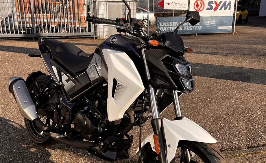 SYM 125 NH-X Naked Bike zum Geburtstags Aktionspreis Bild 2: SYM 125 NH-X Naked Bike zum Geburtstags Aktionspreis