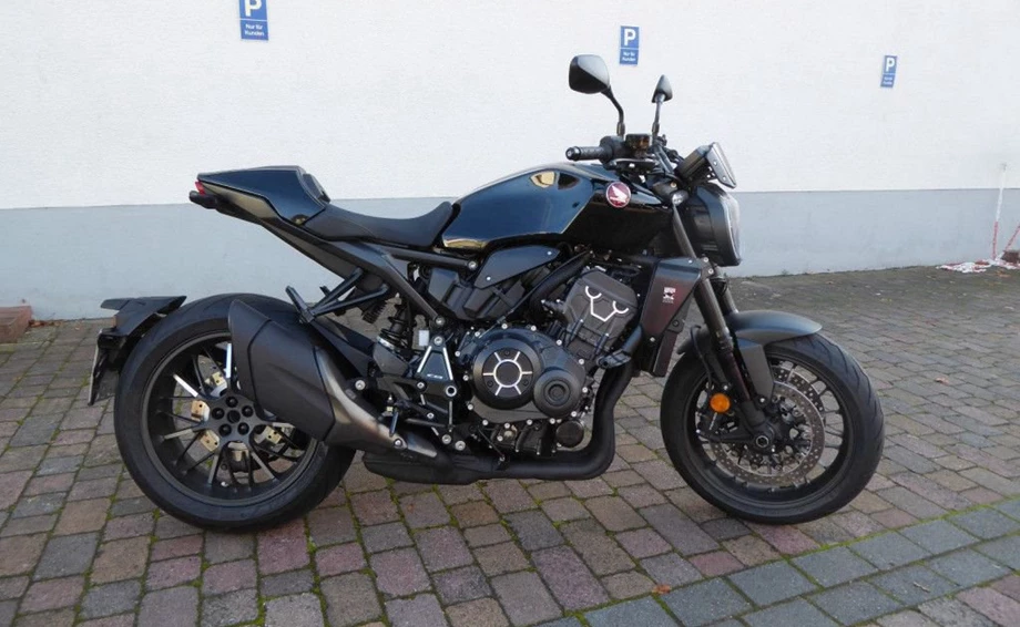 Honda CB 1000R Vorführfahrzeug zu verkaufen!  Bild 1: Honda CB 1000R Vorführfahrzeug zu verkaufen!