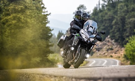 Versys 1100 kommt mit mehr Hubraum, Power und Drehmoment | Kawasaki