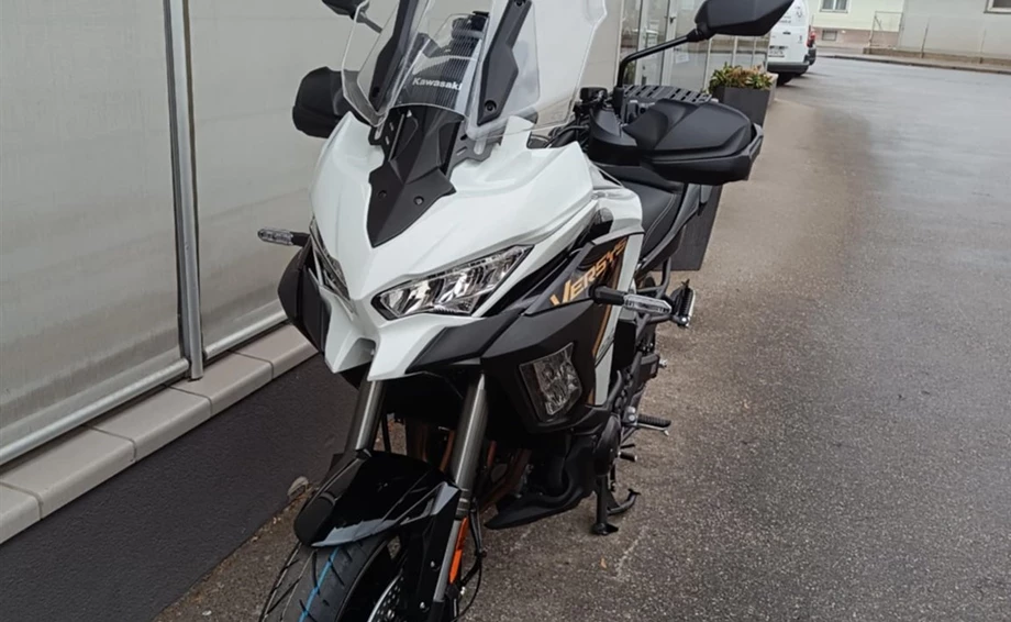 Die neue Kawasaki Versys 1100 SE Bild 3: Die neue Kawasaki Versys 1100 SE