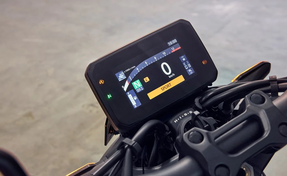 Honda Semmler - CB1000 Hornet SP eingetroffen Bild 6: Honda Semmler - CB1000 Hornet SP eingetroffen