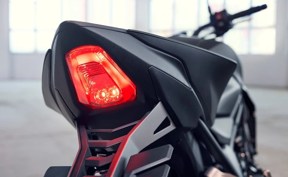 Honda Semmler - CB1000 Hornet SP eingetroffen Bild 8: Honda Semmler - CB1000 Hornet SP eingetroffen