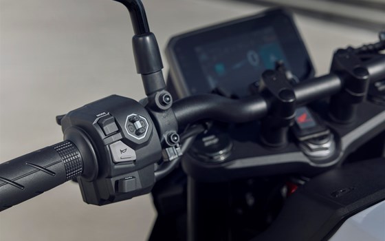 Honda Hornet 750 / Modell 2025 / bei Tempo-Zweirad-Treff GmbH in Nettetal-Kaldenkirchen - Bild 13