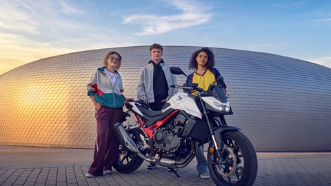 Honda Hornet 750 / Modell 2025 / bei Tempo-Zweirad-Treff GmbH in Nettetal-Kaldenkirchen