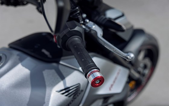 Honda Hornet 750 / Modell 2025 / bei Tempo-Zweirad-Treff GmbH in Nettetal-Kaldenkirchen - Bild 4