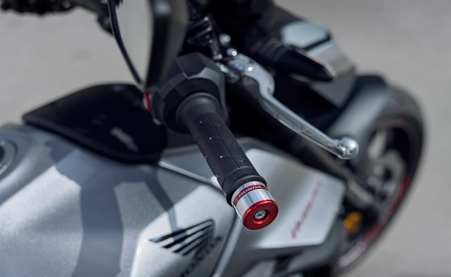 Honda Hornet 750 / Modell 2025 / bei Tempo-Zweirad-Treff GmbH in Nettetal-Kaldenkirchen Bild 4: Honda Hornet 750 / Modell 2025 / bei Tempo-Zweirad-Treff GmbH in Nettetal-Kaldenkirchen