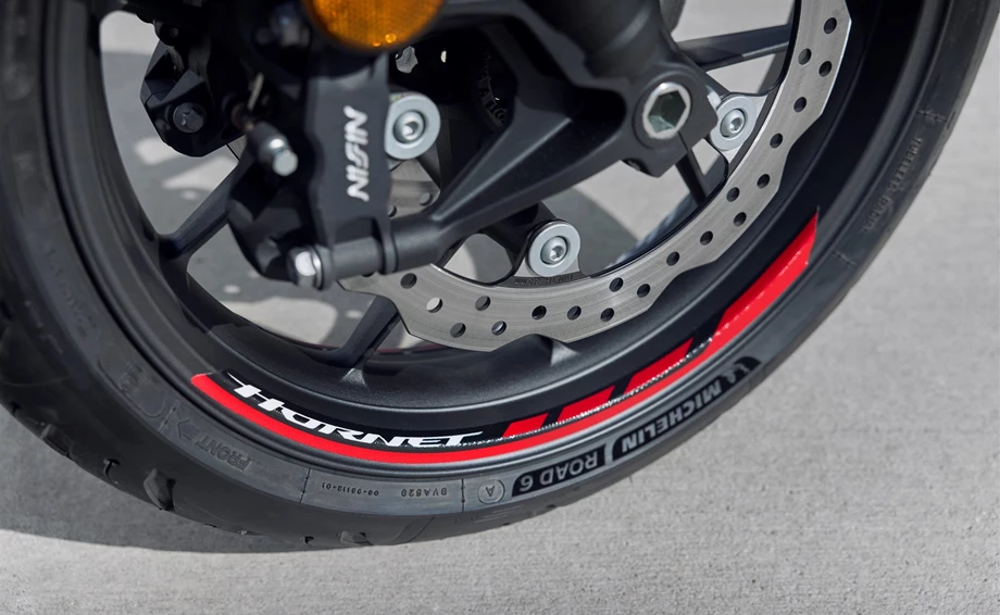 Honda Hornet 750 / Modell 2025 / bei Tempo-Zweirad-Treff GmbH in Nettetal-Kaldenkirchen Bild 6: Honda Hornet 750 / Modell 2025 / bei Tempo-Zweirad-Treff GmbH in Nettetal-Kaldenkirchen