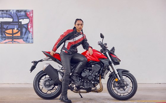 Honda Hornet 1000 / Modell 2025 / bei Tempo-Zweirad-Treff GmbH in Nettetal-Kaldenkirchen - Bild 1