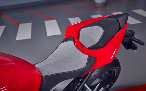 Honda Hornet 1000 / Modell 2025 / bei Tempo-Zweirad-Treff GmbH in Nettetal-Kaldenkirchen - Bild 11