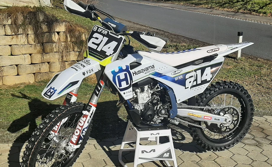 Girl Power mit Beauty Biest sind für die MX-Strecken bereit! Bild 1: Girl Power mit Beauty Biest sind für die MX-Strecken bereit!