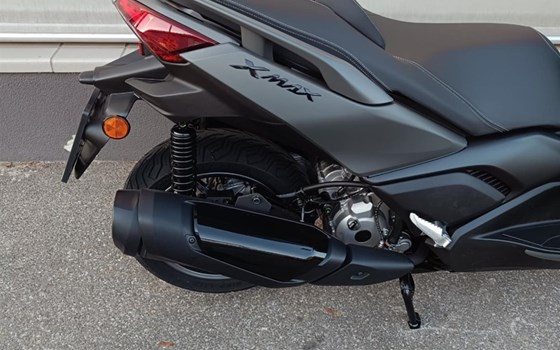 Der neue Yamaha XMAX 300 (Modell 2025) in Tech Kamo!  - Bild 1