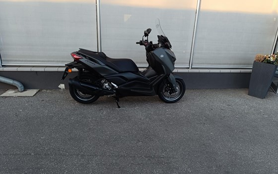 Der neue Yamaha XMAX 300 (Modell 2025) in Tech Kamo!  - Bild 3