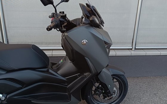 Der neue Yamaha XMAX 300 (Modell 2025) in Tech Kamo!  - Bild 4