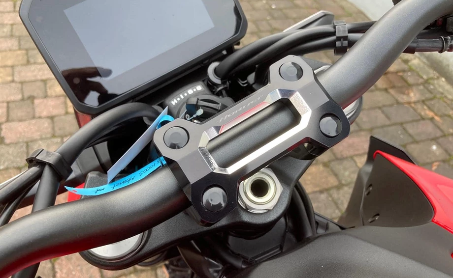 CB1000 Hornet – jetzt mit dem optionalen Sport- und Style-Paket erhältlich!  Bild 3: CB1000 Hornet – jetzt mit dem optionalen Sport- und Style-Paket erhältlich!