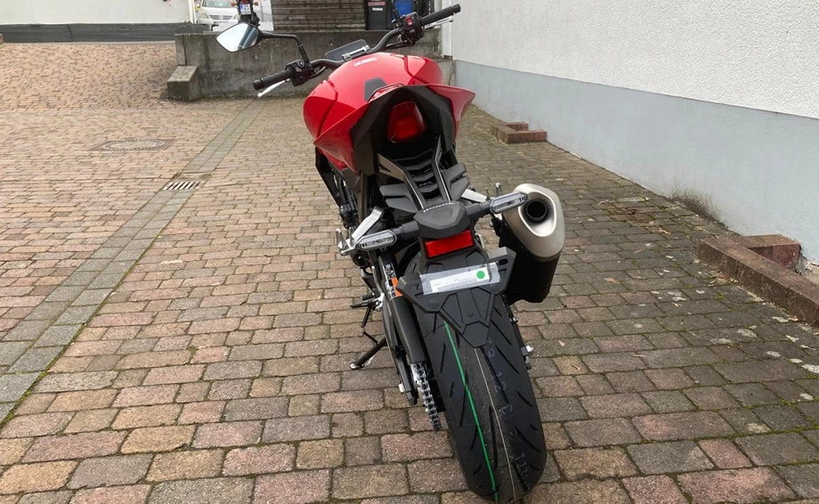 CB1000 Hornet – jetzt mit dem optionalen Sport- und Style-Paket erhältlich!  Bild 6: CB1000 Hornet – jetzt mit dem optionalen Sport- und Style-Paket erhältlich!