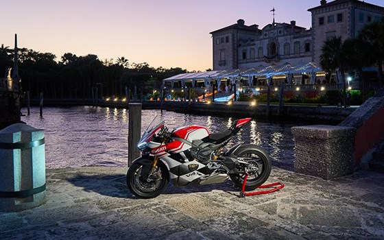 Panigale V4 Tricolore: Ein Sammler-Motorrad, um „Made in Italy“ zu würdigen - Bild 1
