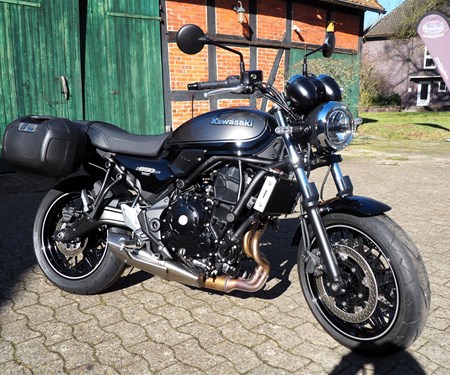 Kawasaki Z 650 RS im Neuzustand!