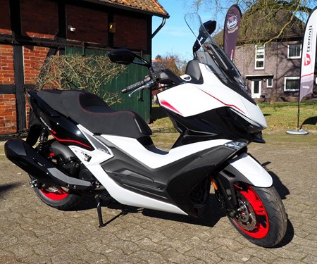 Die Kymco´s sind da. 