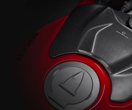 Die Ducati Panigale V4 S 2025 mit den neuen Ausstattungspaketen Carbon und Carbon Pro