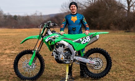 Übergabe einer neuen Kawasaki KX 250