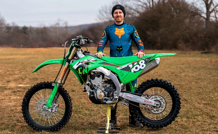 Übergabe einer neuen Kawasaki KX 250 Bild 1: Übergabe einer neuen Kawasaki KX 250
