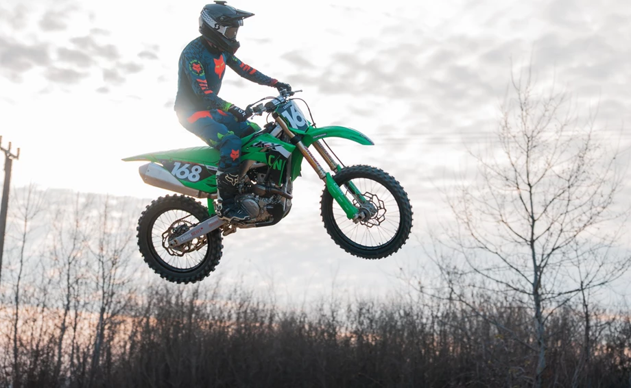 Übergabe einer neuen Kawasaki KX 250 Bild 2: Übergabe einer neuen Kawasaki KX 250