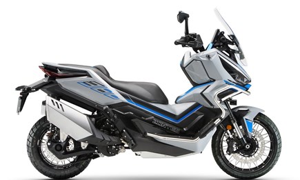 Schnell sein und sich Fahrzeug im April sichern! NEU 368 G ADV Adventure Zontes Maxiscooter