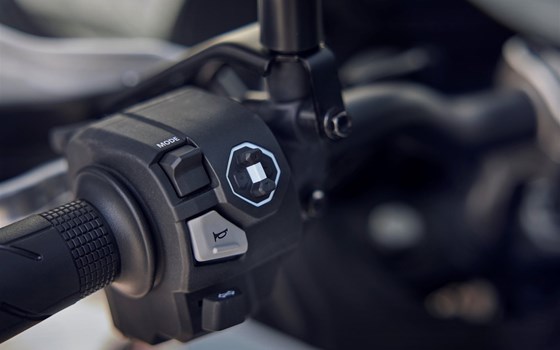 Honda XL750 Transalp / Modell 2025 / bei Tempo-Zweirad-Treff GmbH in Nettetal-Kaldenkirchen - Bild 12