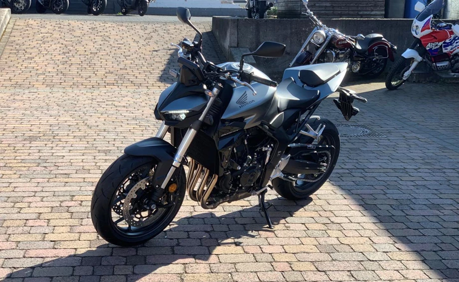 Honda präsentiert die neue CB1000 Hornet– ein Biest auf zwei Rädern!  Bild 4: Honda präsentiert die neue CB1000 Hornet– ein Biest auf zwei Rädern!