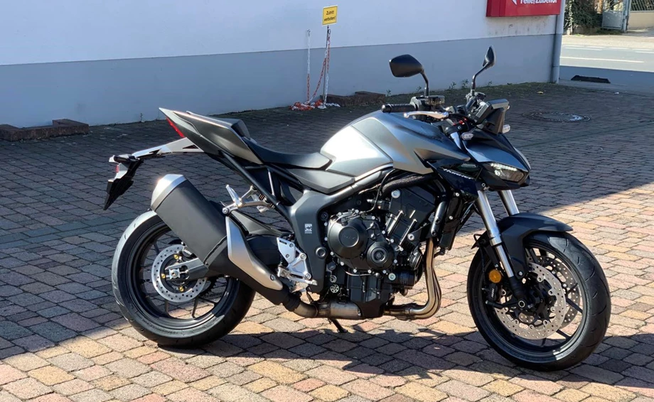 Honda präsentiert die neue CB1000 Hornet– ein Biest auf zwei Rädern!  Bild 2: Honda präsentiert die neue CB1000 Hornet– ein Biest auf zwei Rädern!