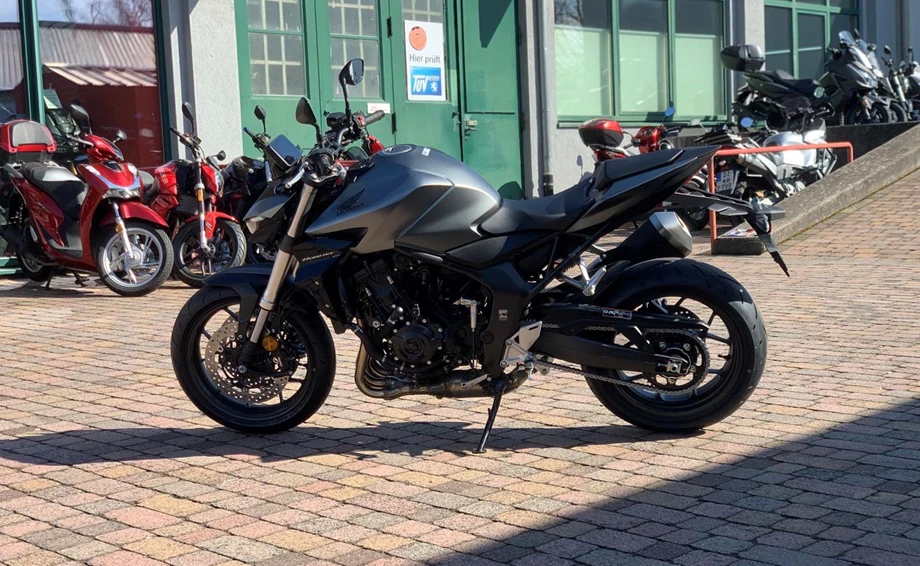 Honda präsentiert die neue CB1000 Hornet– ein Biest auf zwei Rädern!  Bild 5: Honda präsentiert die neue CB1000 Hornet– ein Biest auf zwei Rädern!