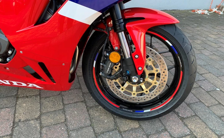 Die neue Honda CBR600RR 2025 ausgestattet mit dem Sport-Packet Bild 6: Die neue Honda CBR600RR 2025 ausgestattet mit dem Sport-Packet