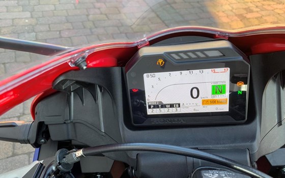 Die neue Honda CBR600RR 2025 ausgestattet mit dem Sport-Packet - Bild 7