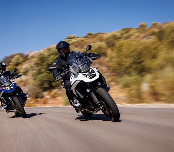 BMW Roadtest Raten 
Erlebe am Roadtest auf dem Ratenpass im Kanton Zug die BMW Motorrad Modellpalette hautnah. Komm vorbei und teste dein Traumbike direkt vor Ort! ...