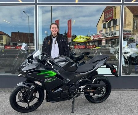 Biker Girls sind die Königinnen der Straße!