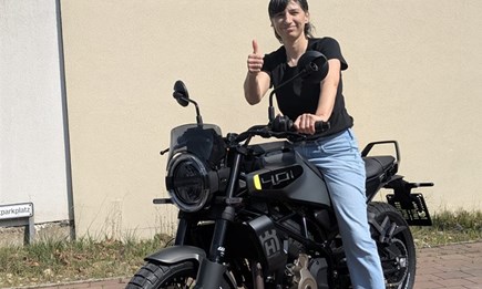 Echte Prinzessinnen kommen nicht im Kleid sondern in der Lederkombi!