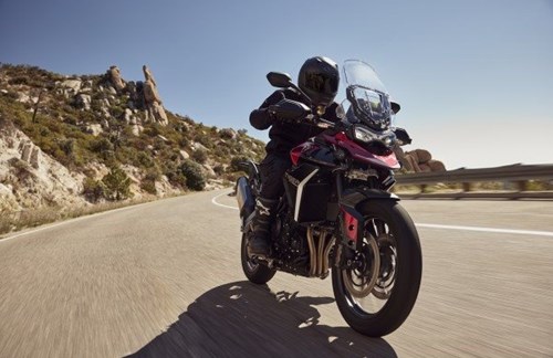 Triumph acerca la aventura a los motoristas del A2 