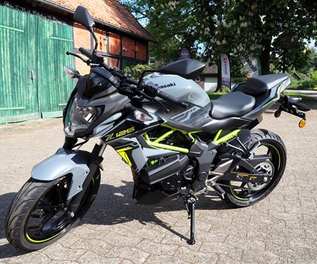 Neuwertige Kawasaki Z 125!