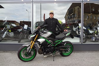 Geraden sind für schnelle Bikes, Kurven für schnelle Biker.