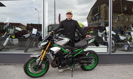  Geraden sind für schnelle Bikes, Kurven für schnelle Biker.